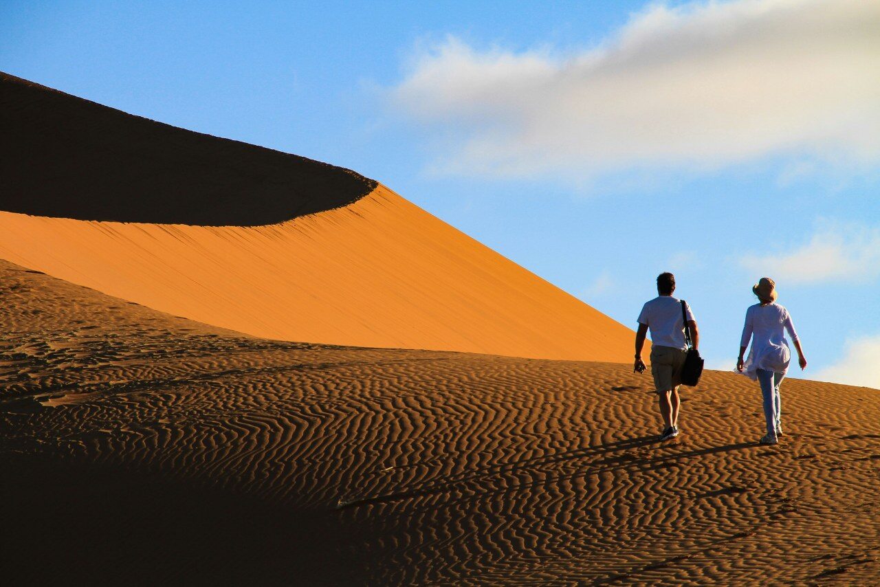 Sossusvlei-Deadvlei-Namibia-Top-Safari-Experiences
